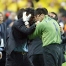 Valds i Rijkaard, agafats desprs de la final de Champions contra l'Arsenal (2-1).