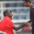 Guardiola, saludando a Eto'o y Keita.