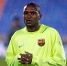 Abidal, otro azulgrana con fro. (Foto: Miguel Ruiz - FCB)