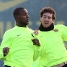Abidal i Messi, en un exercici de la sessi. (Fotos: Miguel Ruiz - FCB)