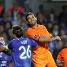 Rematant un corner davant de Drogba i Terry. Partit corresponent a la lligueta de Champions 2006/07. Foto: Arxiu FCB