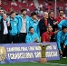 El equipo ofreci el trofeo al Camp Nou en el Bara-Mallorca.
